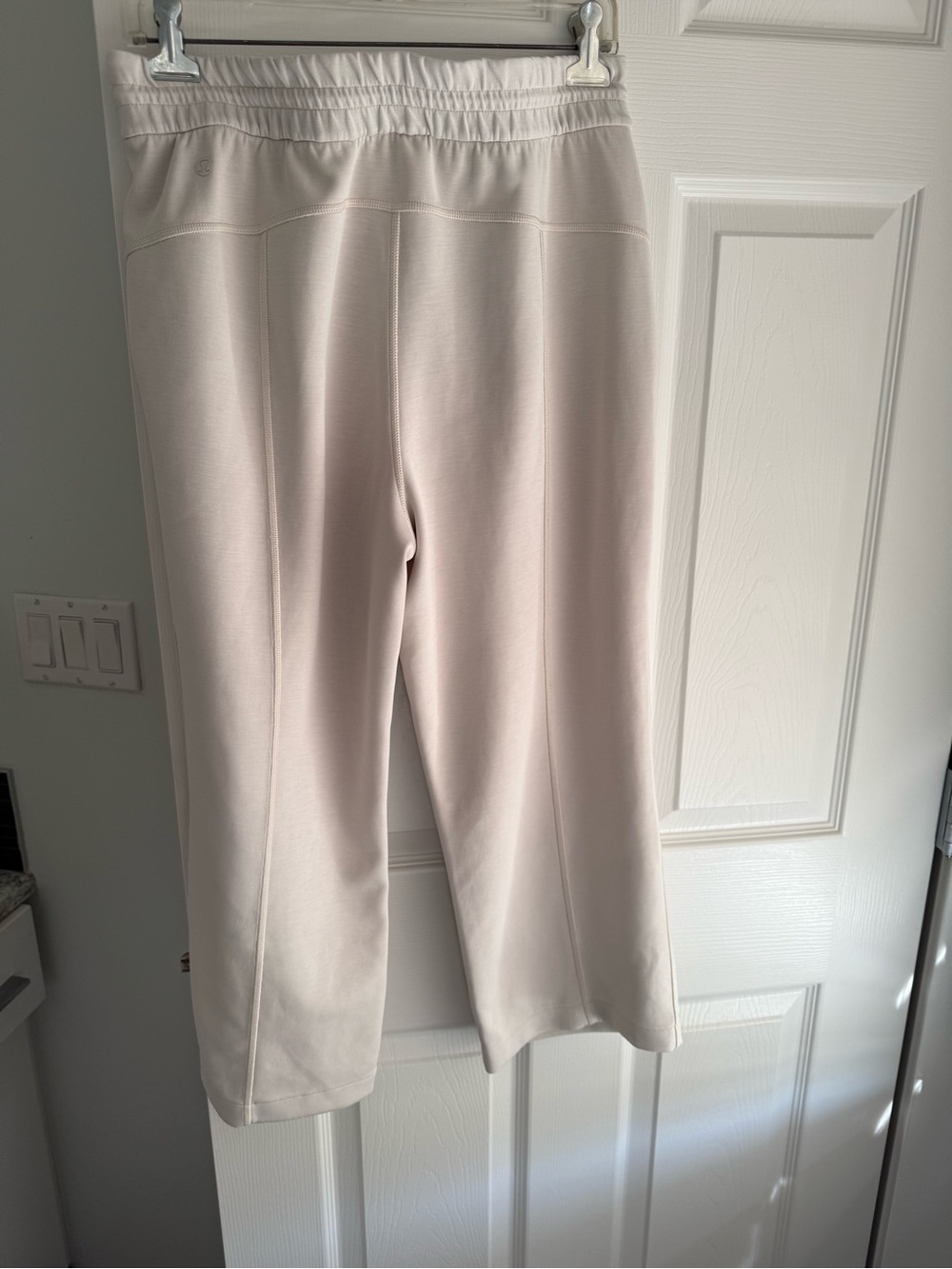 lululemon athletica Cream Cropped Wide-Leg Pull-On Pants size 10